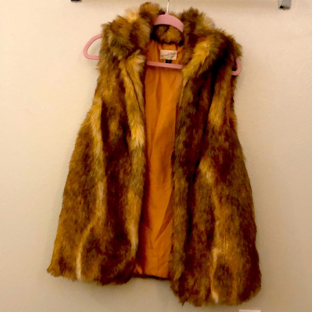 Fur Vest-Universal Thread